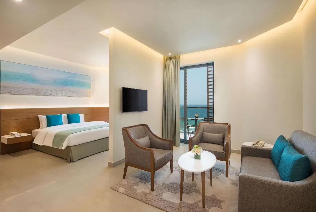 SUITE SEA VIEW Room, Wyndham Garden Ajman Corniche, Dubai
