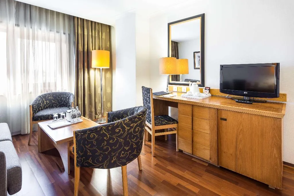 Room, Radisson Blu Hotel, Lisbon, Lisbon