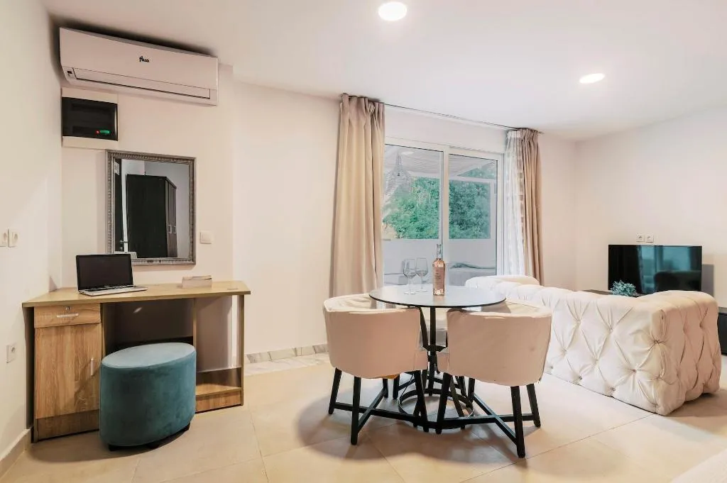 Room, Bamboo Suites, Rhodes