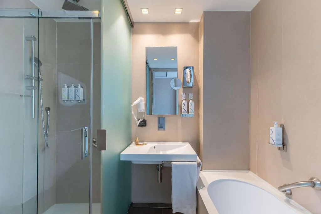 DOUBLE KING SIZE BED Room, Best Western Premier Hotel Royal Santina, Rome