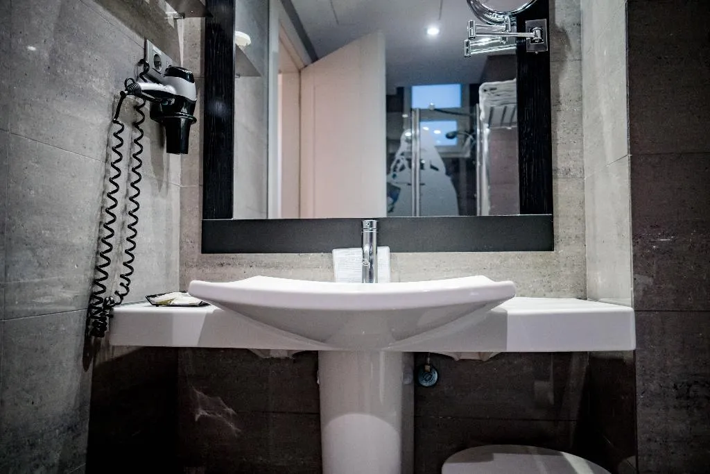 TWIN STANDARD Room, Hotel Meninas, Madrid