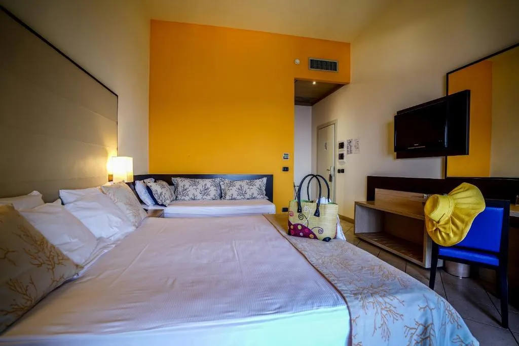 TRIPLE COMFORT Room, GH Avalon Sikani Resort, Catania