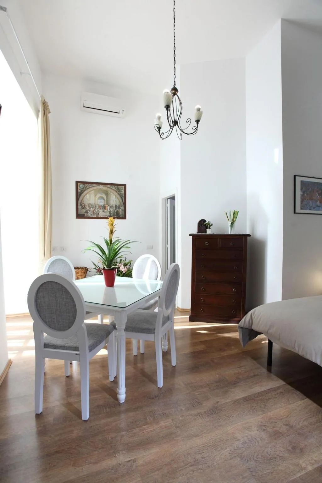 Room, Napolipietrasanta, Naples