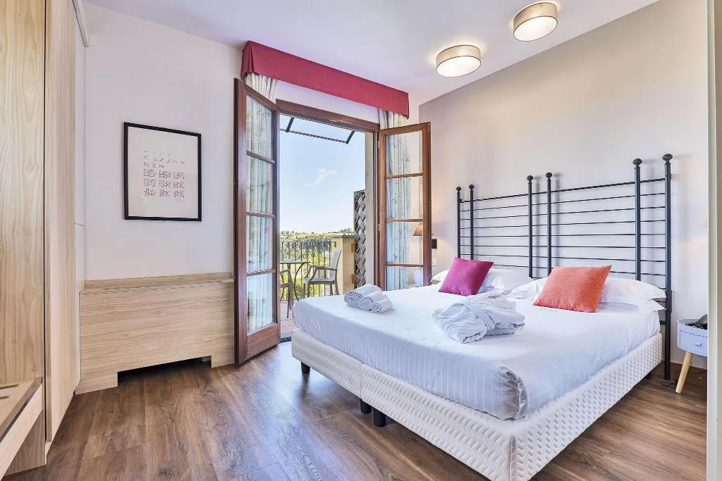 SUITE WITH DOUBLE BED Room, Villa San Paolo, Florence
