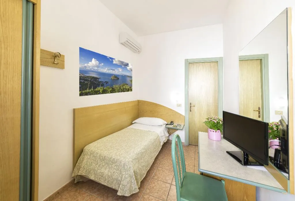 SINGLE ECONOMY Room, Vittoria, Naples