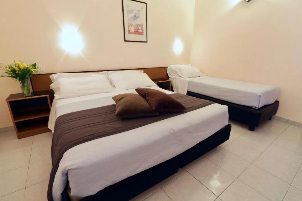 Room, Hotel Fiorentina, Naples
