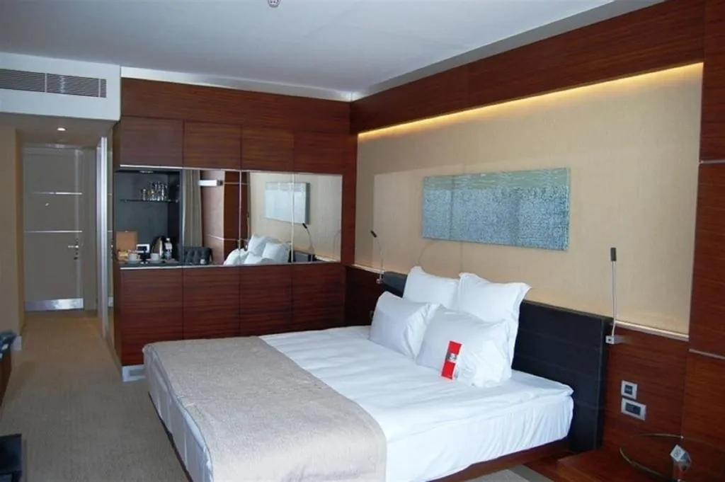 SUITE SEA VIEW Room, Swissotel Buyuk Efes Izmir, Izmir