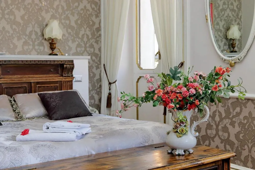 Room, Domus Monamì Luxury Suites, Rome