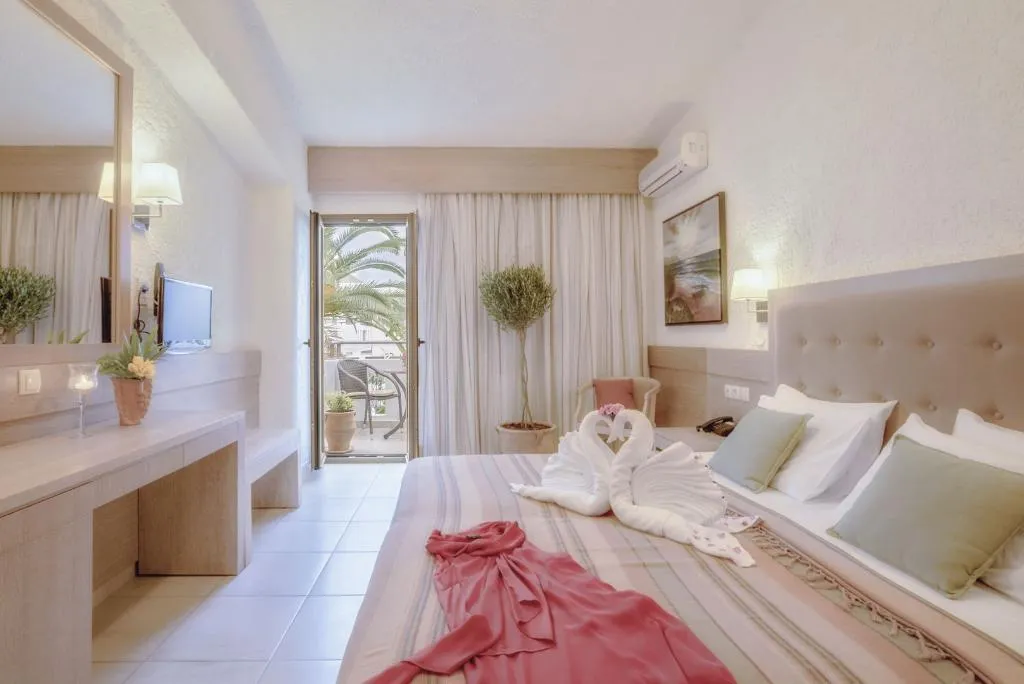 STUDIO SUPERIOR Room, Flamingos Hotel by GHH, Crete
