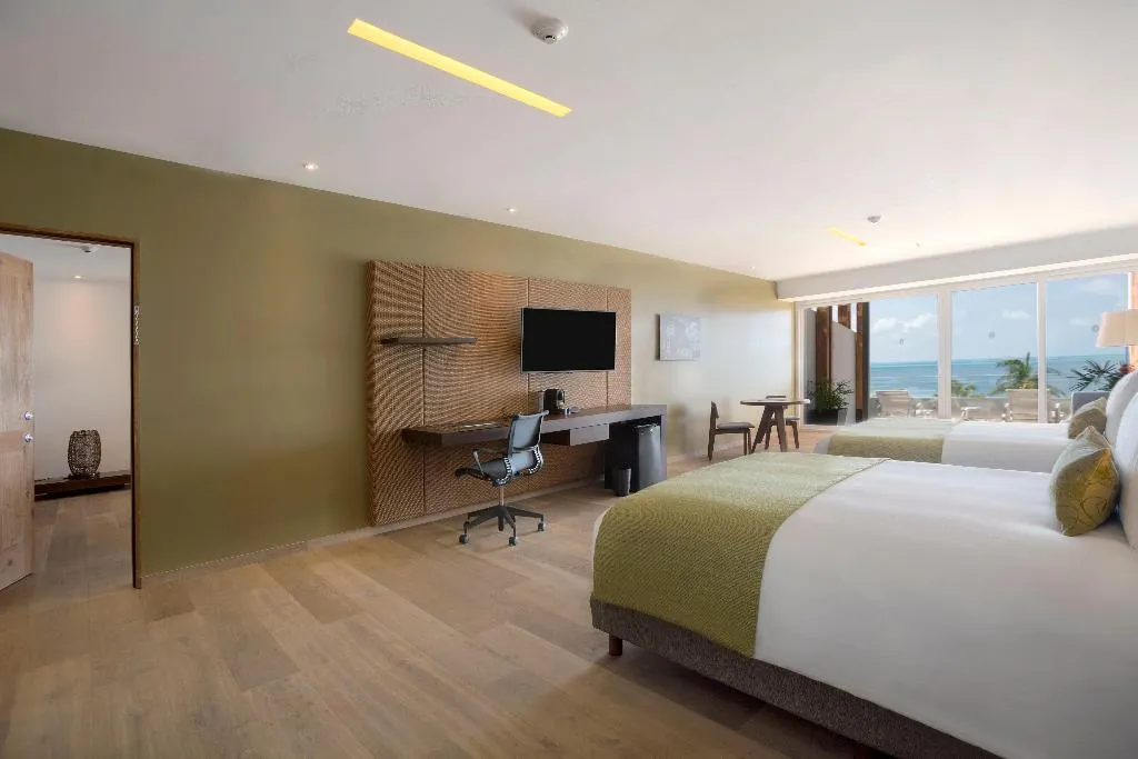 QUADRUPLE CLUB OCEAN VIEW Room, InterContinental Presidente Cancun Resort, Cancun Area