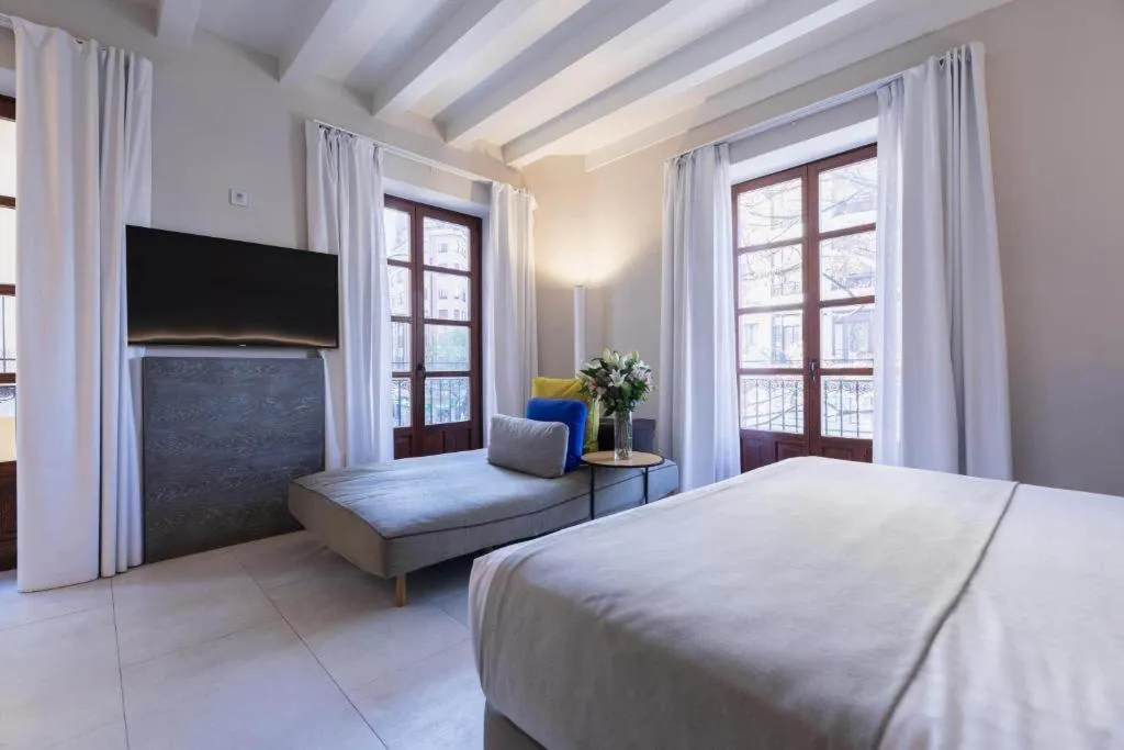 SUITE DELUXE ONE BED Room, Myr Plaza Mercado & Spa, Valencia