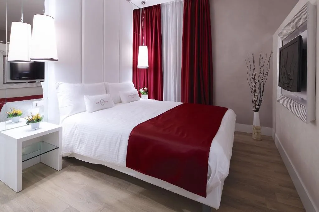 Room, Tullia And Prisca Relais Guest House, Naples