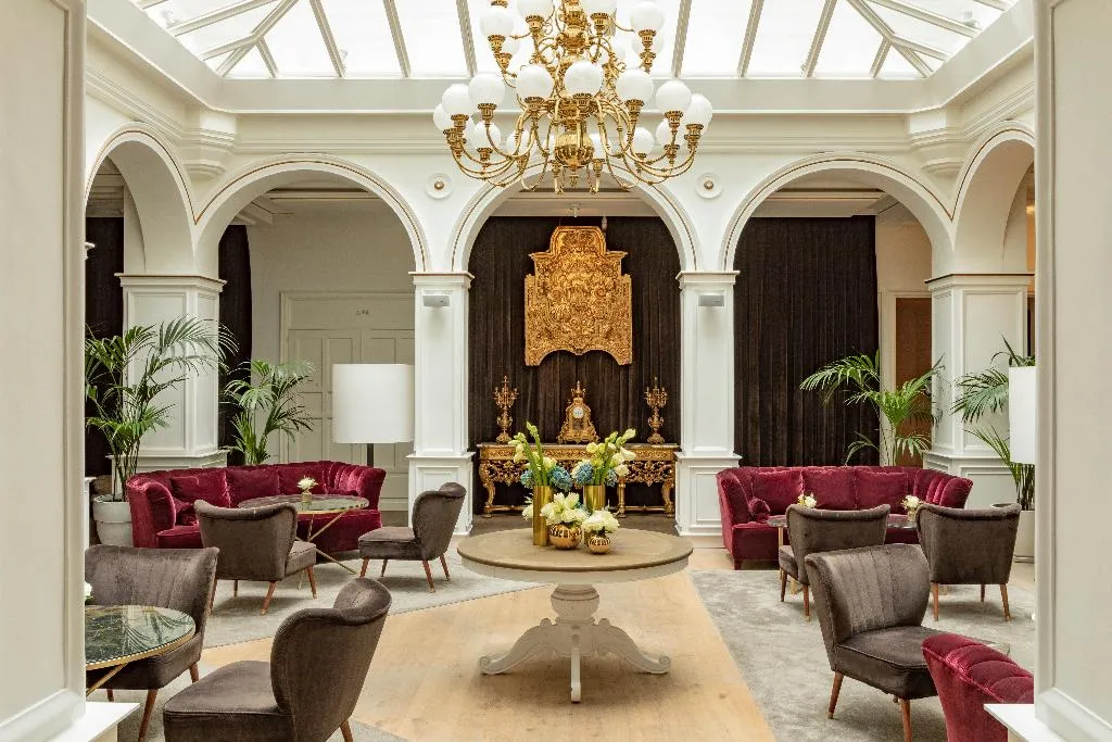 Lobby, Palacio de los Duques Gran Meliá, Madrid