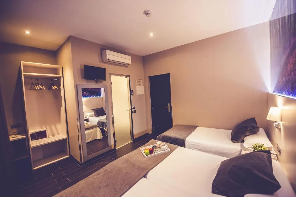 Room, Hostal Prado, Madrid