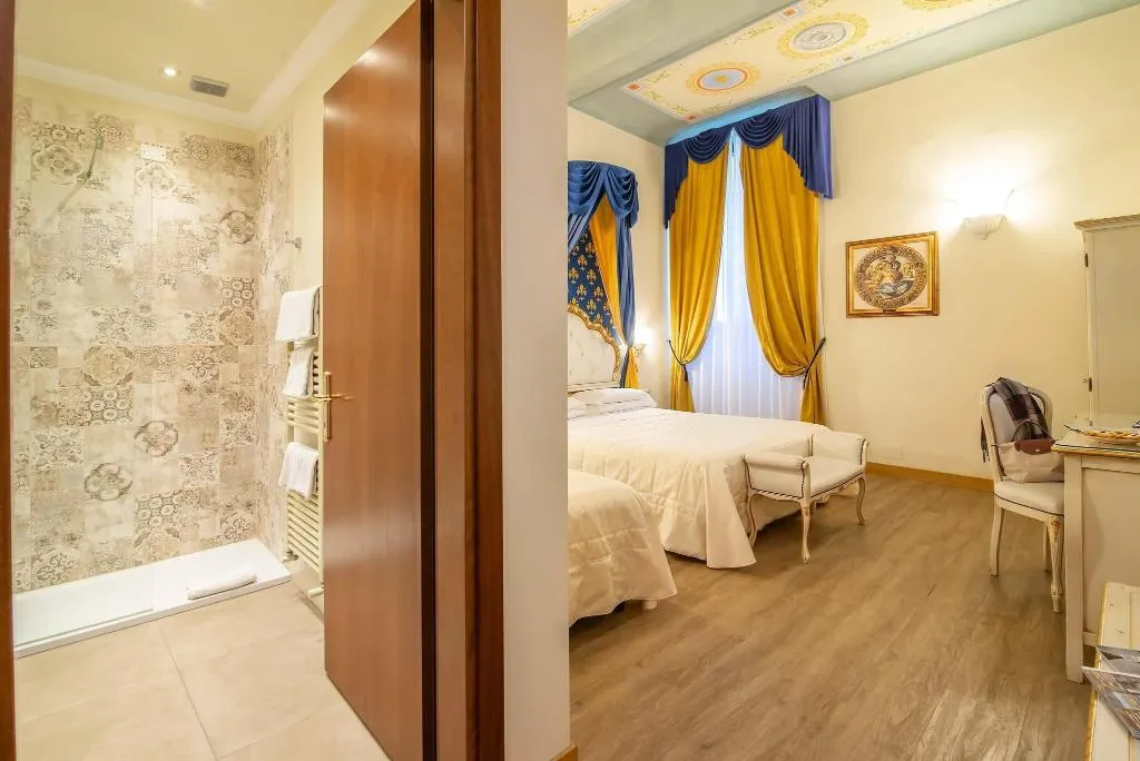 TRIPLE STANDARD Room, Porta Faenza, Florence