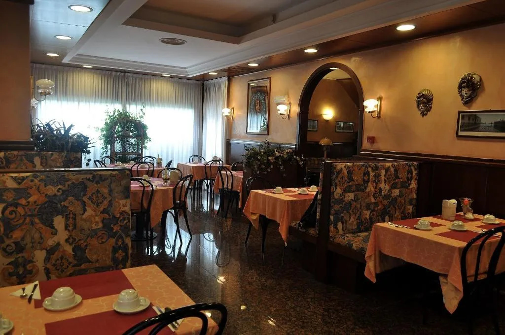 Restaurant, Hotel Roma, Venice