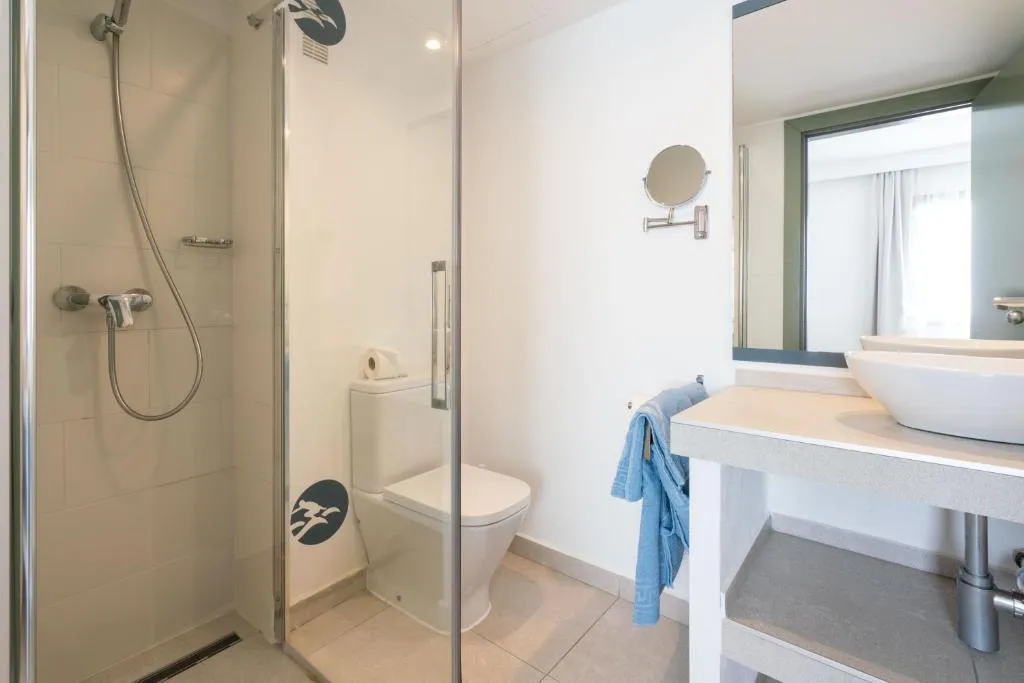 Double or Twin SUPERIOR CAPACITY 3 Room, Guya Wave, Majorca