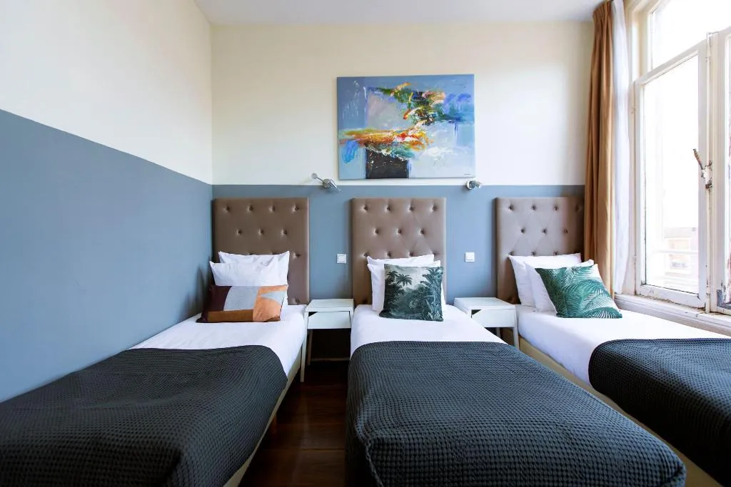 TRIPLE STANDARD Room, Quentin Arrive Hotel, Amsterdam