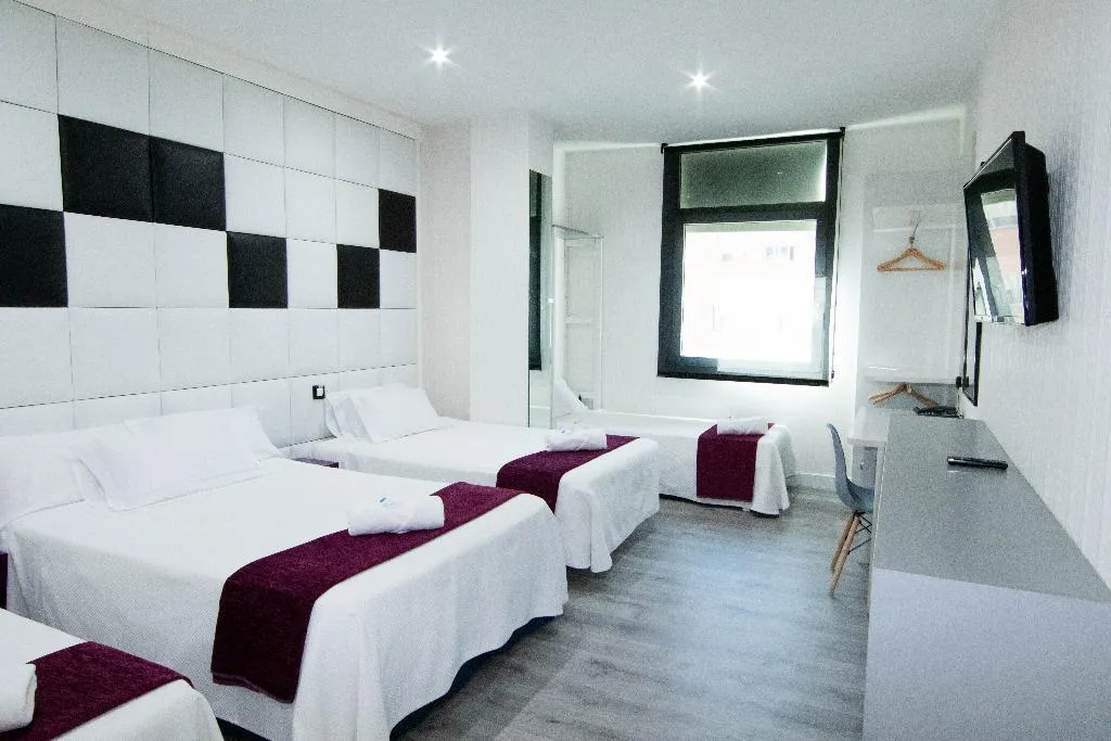 FAMILY ROOM STANDARD Room, Avenida de España, Madrid