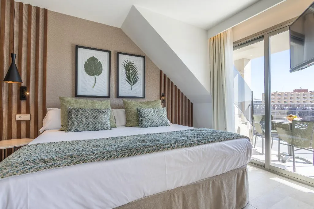 SUITE CAPACITY 2 Room, Zafiro Palace Palmanova, Majorca