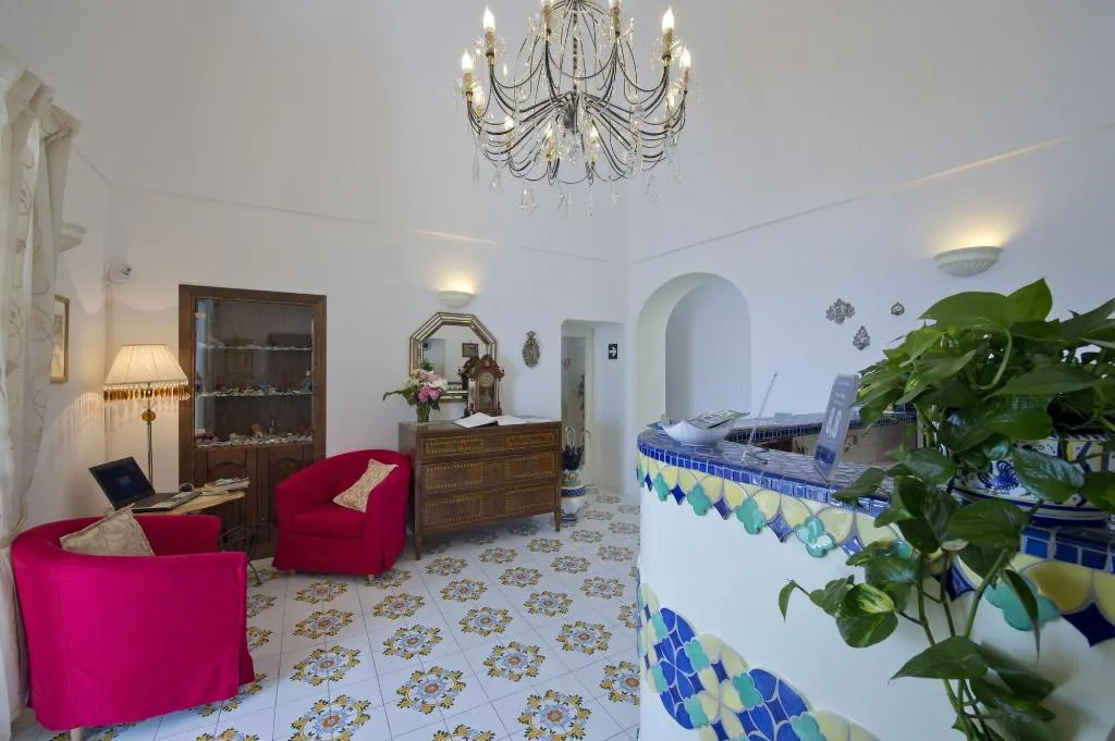 Lobby, Palazzo Talamo, Naples