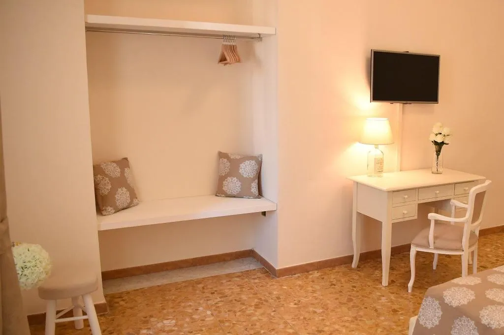 Room, B&B Bonne Suites, Naples