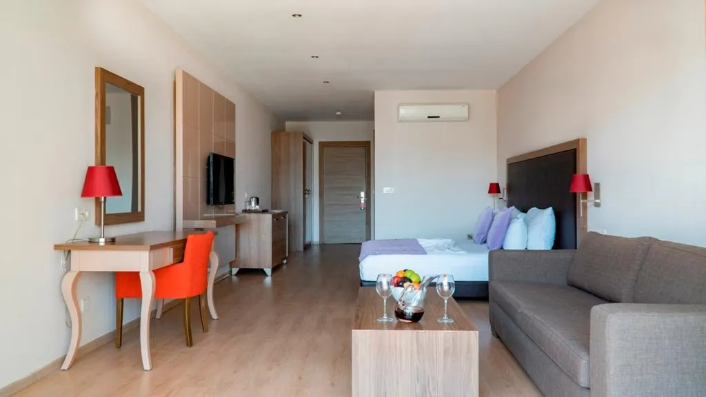 DOUBLE LAND VIEW Room, Ladies Beach Suite Hotel, Izmir