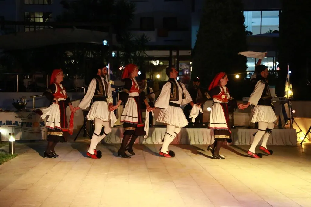 Sports and Entertainment, Albatros, Crete