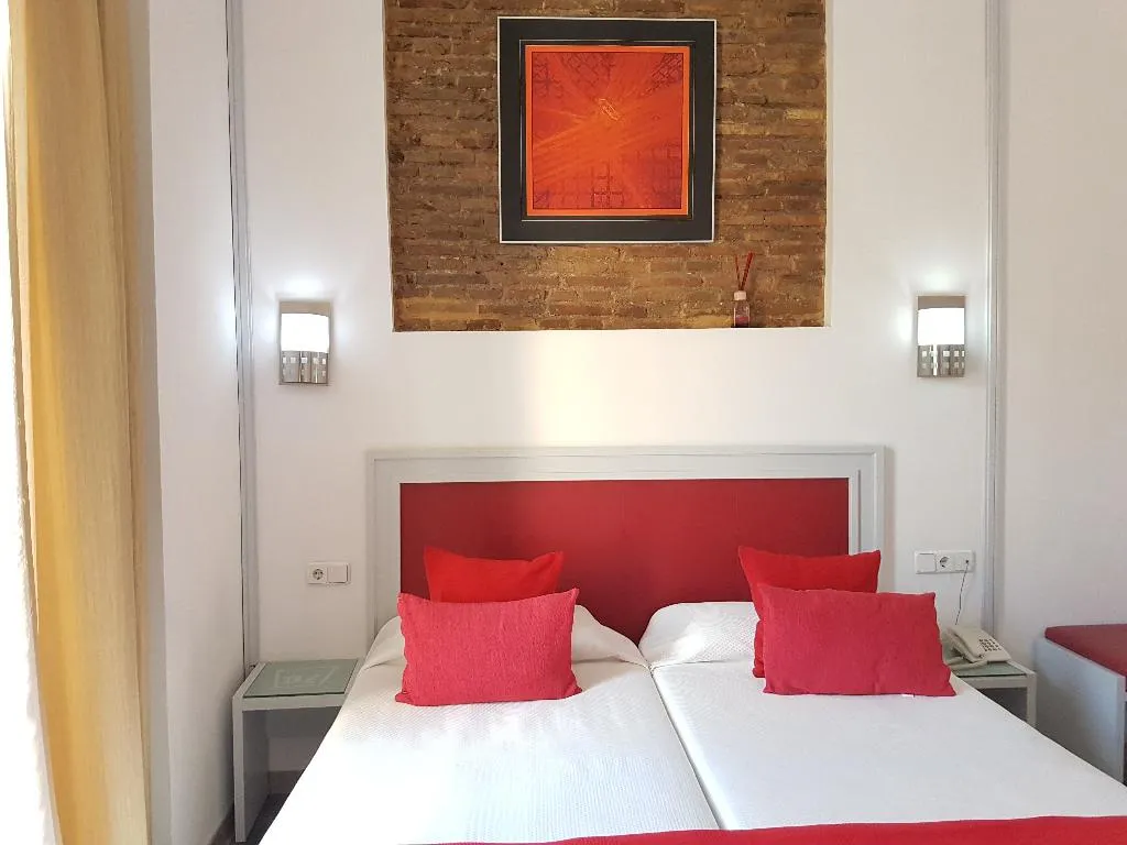 Double or Twin SUPERIOR Room, Hotel y Apartamentos Doña Lola, Seville