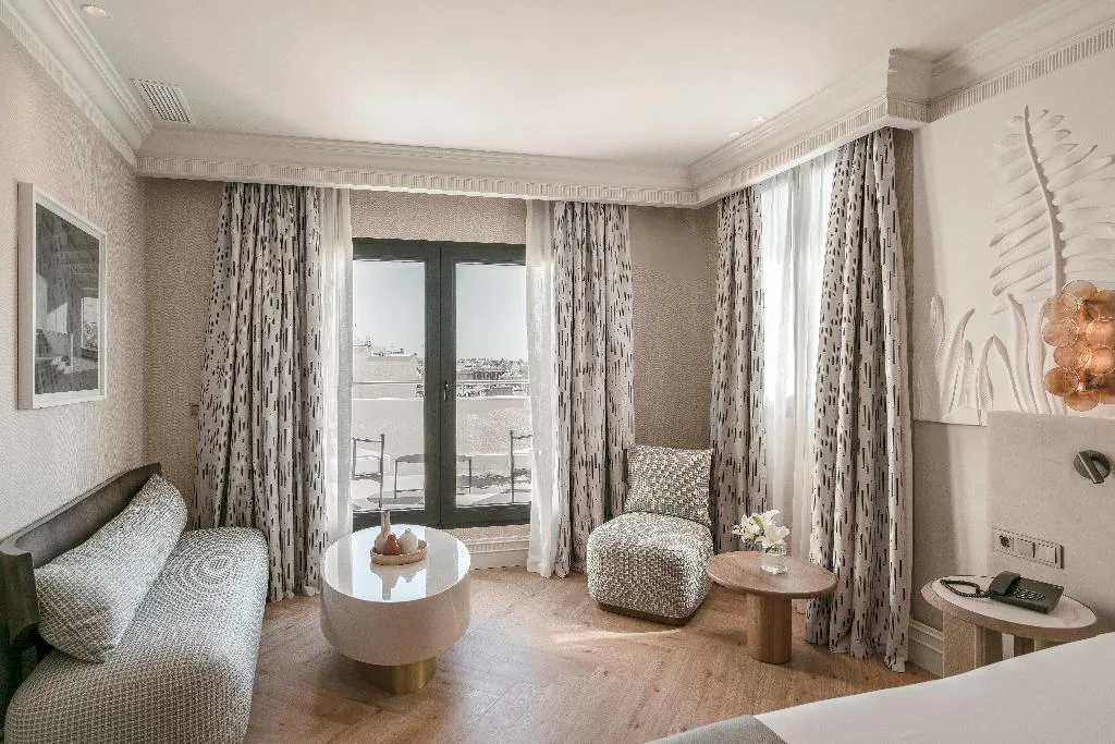 JUNIOR SUITE STANDARD Room, Vincci Madrid Centrum, Madrid