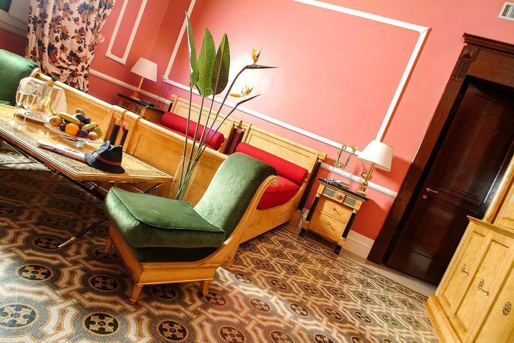 Room, Albani Firenze, Florence