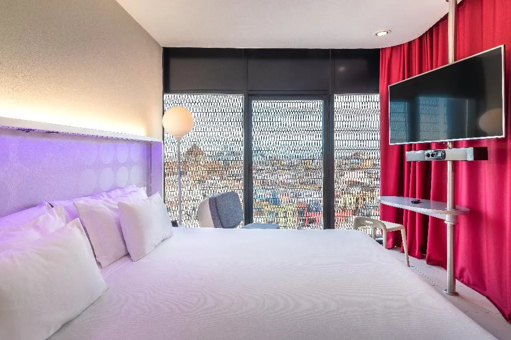 Room DELUXE CITY VIEW Room, Barcelo Raval, Barcelona