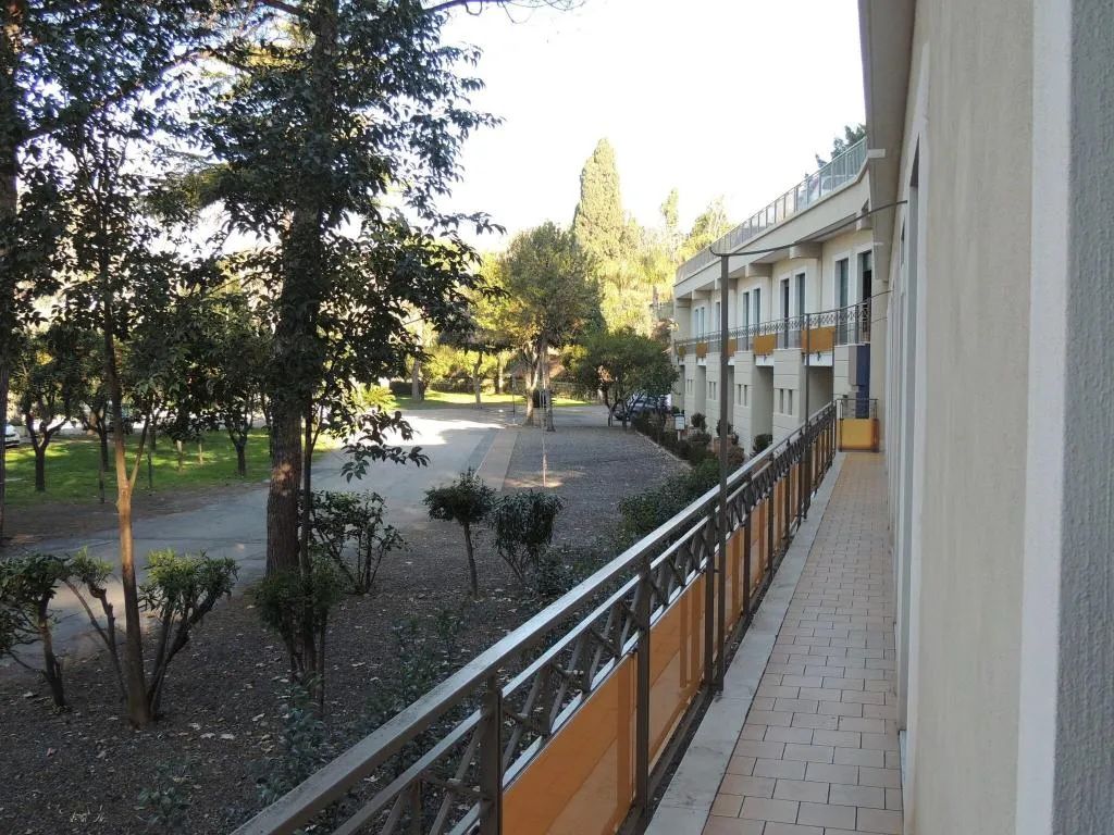 Double or Twin WITH DOUBLE BED Room, Hotel Zeus Pompei, Naples