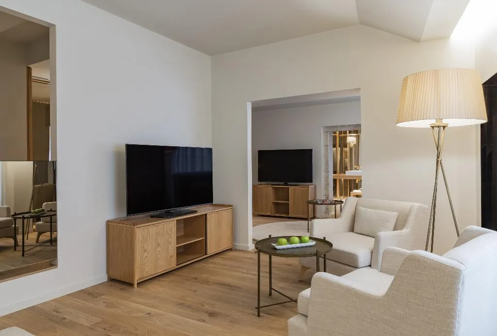 SUITE KING BED ONE BEDROOM  Room, Vignette Collection  Casa da Companhia, Porto