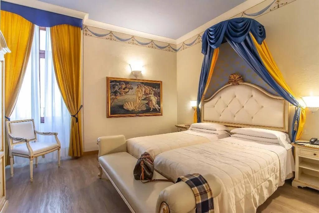QUADRUPLE STANDARD Room, Porta Faenza, Florence