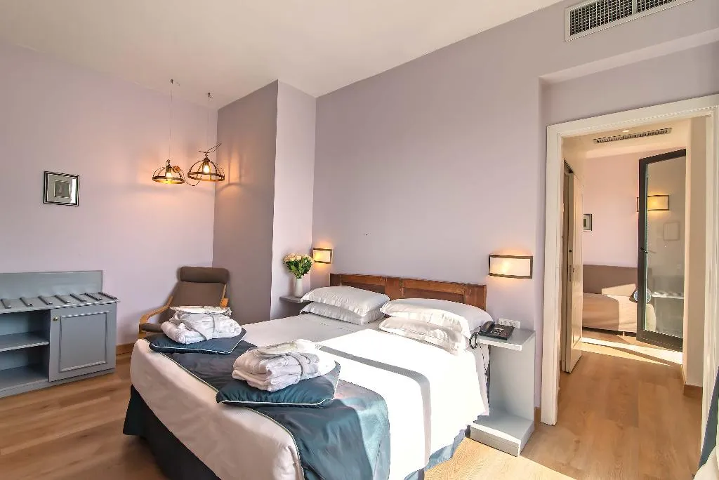 SUITE CITY VIEW Room, Machiavelli Palace, Florence