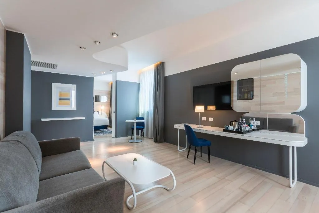 SUITE ONE BEDROOM Room, Voco Milan Fiere, Milan