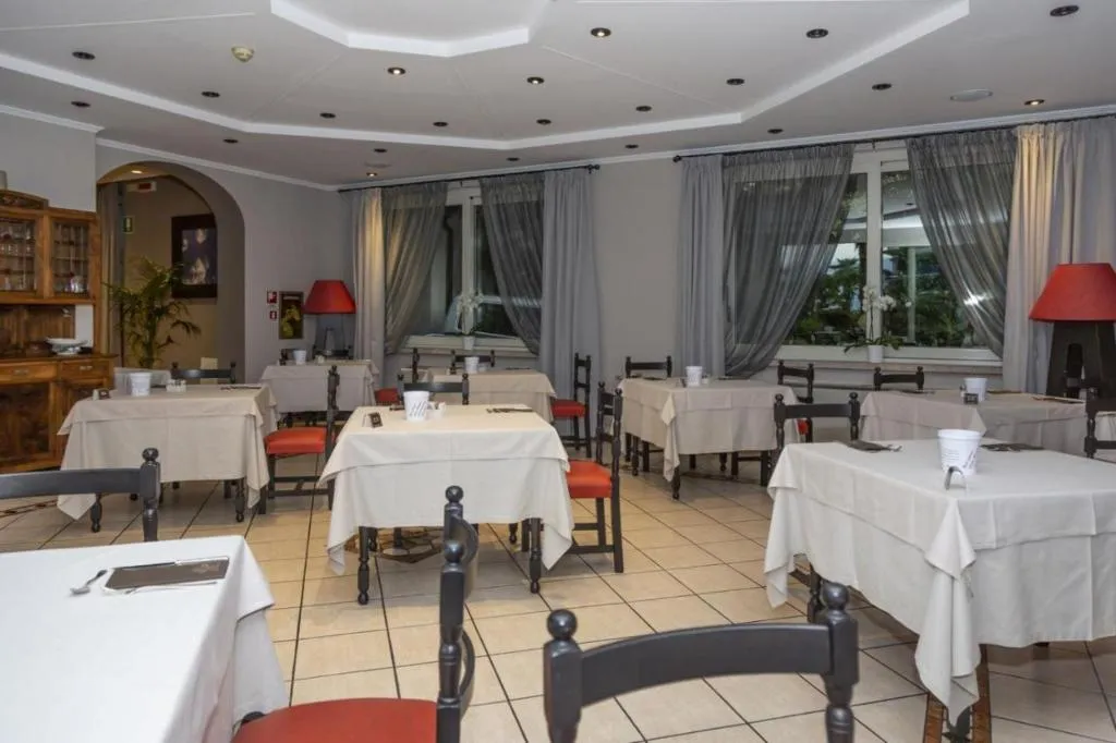 Restaurant, Della Torre, Milan
