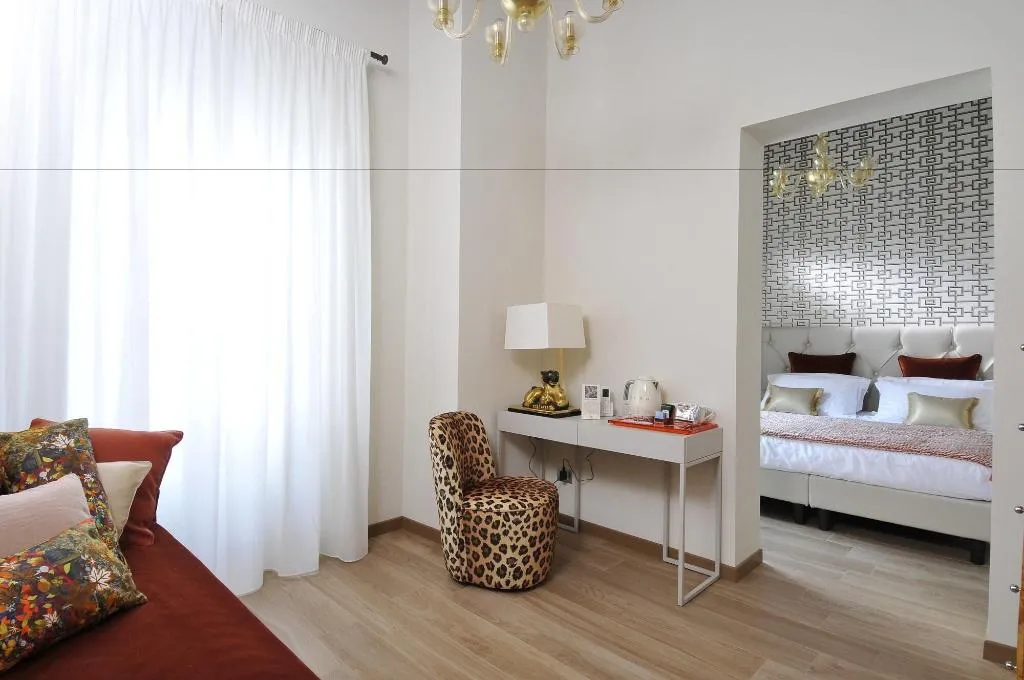 Room, Canto Degli Aranci, Florence