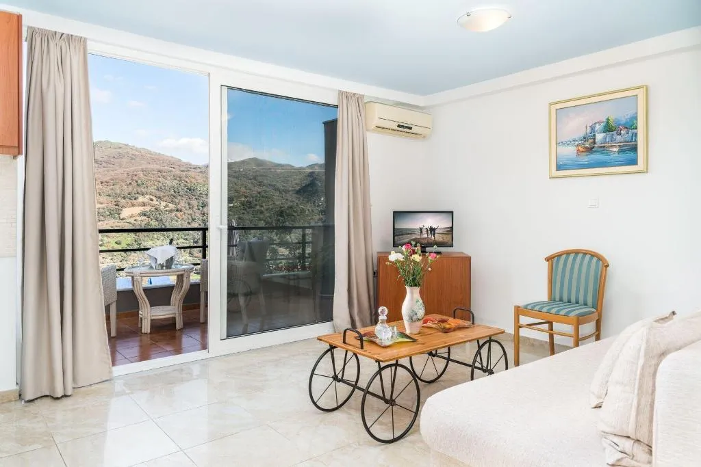 Room, Villa Frati Gorge, Crete