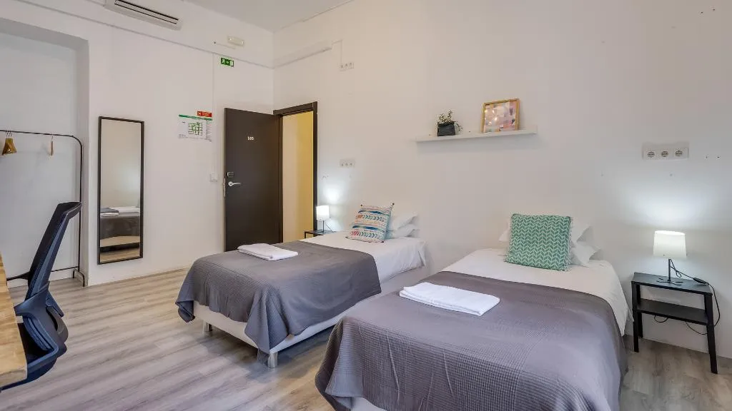 TWIN WITH SHARED BATHROOM Room, Hostellicious, Algarve