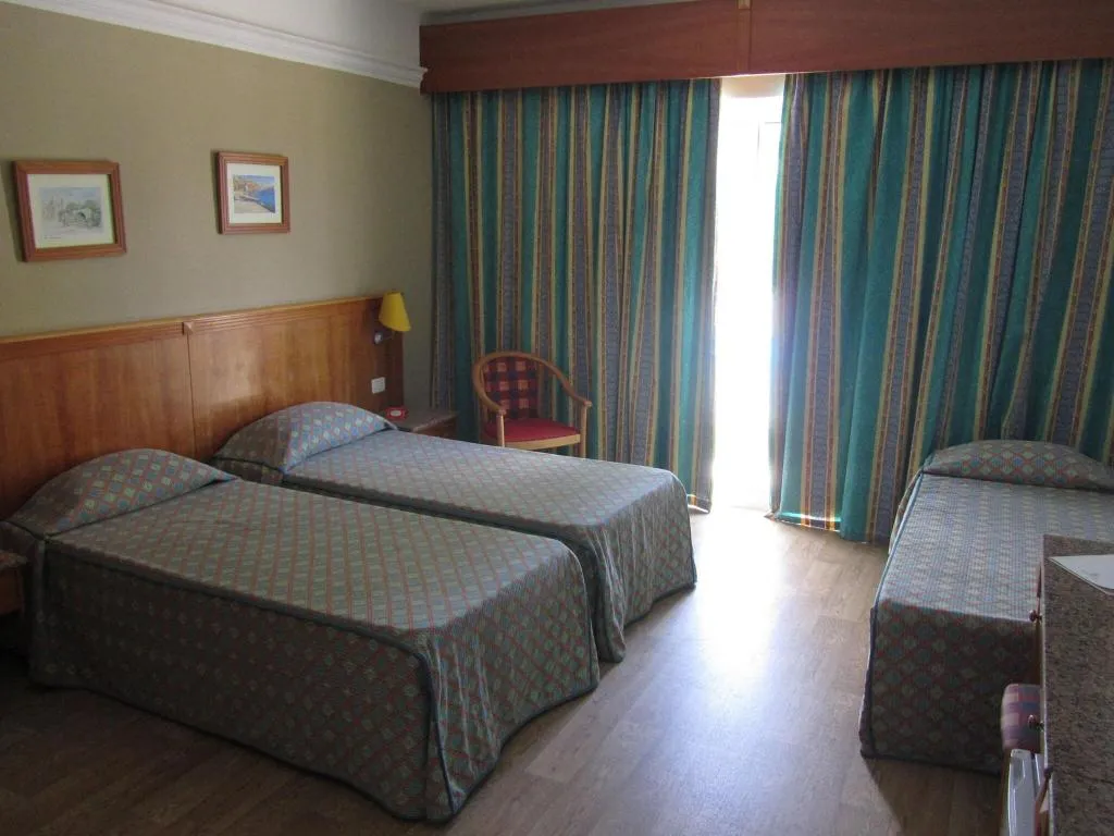 FAMILY ROOM ONE BED Room, Topaz Hotel, Malta