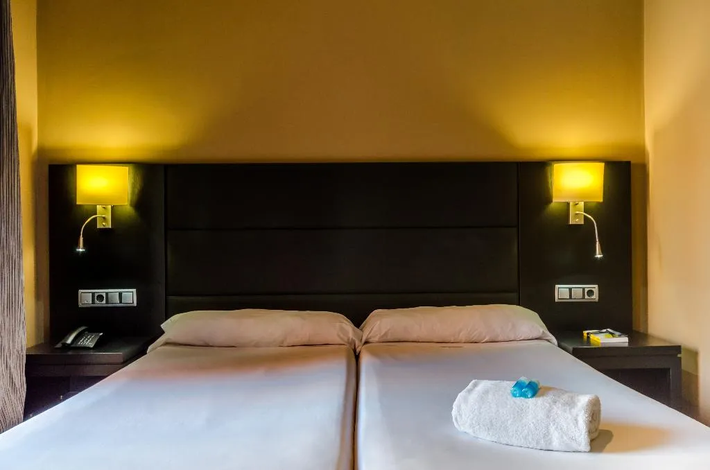 DOUBLE SUPERIOR Room, Virgen de los Reyes, Seville