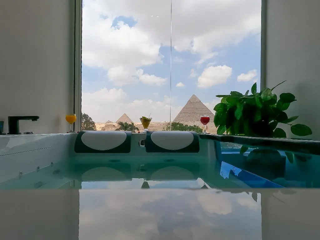Double or Twin DELUXE WITH JACUZZI Room, Giza Pyramids View Inn, Cairo