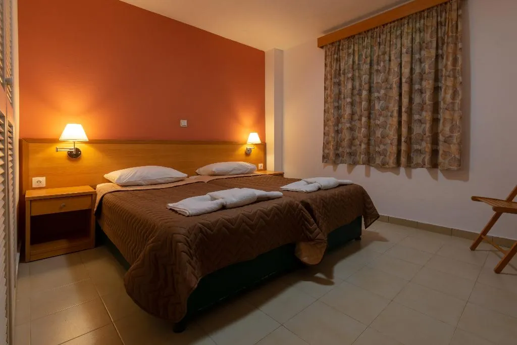 VILLA CAPACITY 8 THREE BEDROOMS Room, Govino Bay, Corfu