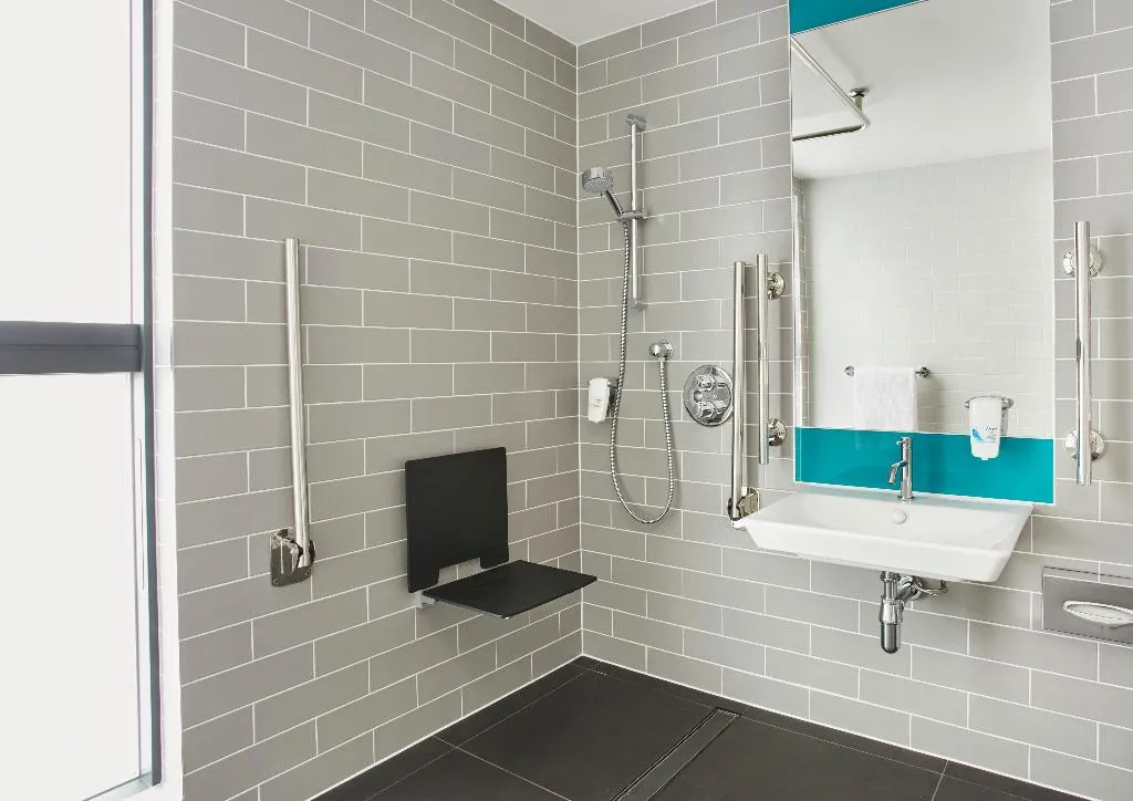 DOUBLE Accessible Room, Holiday Inn Express Dublin City Centre, Dublin