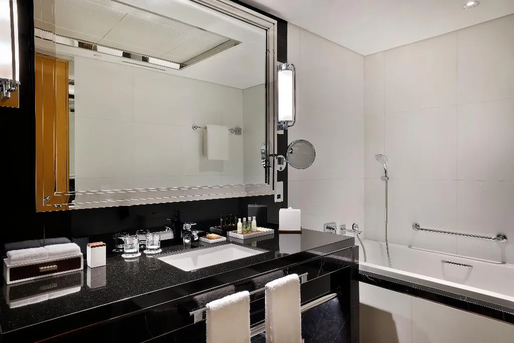 DOUBLE EXECUTIVE Room, Hilton Dubai Palm Jumeirah, Dubai