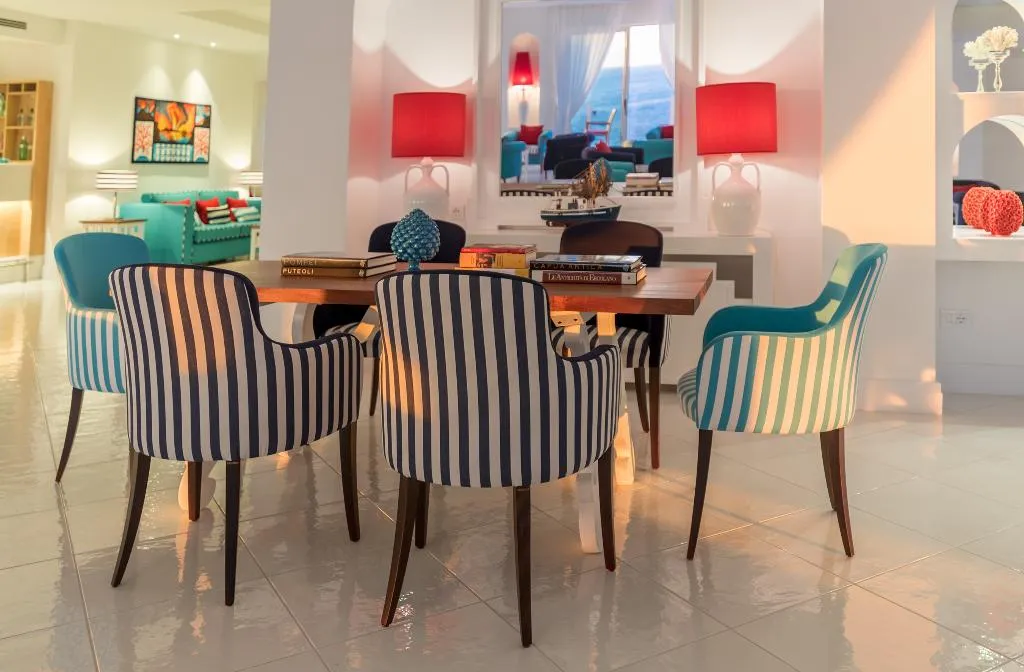 Lobby, Delfino, Naples