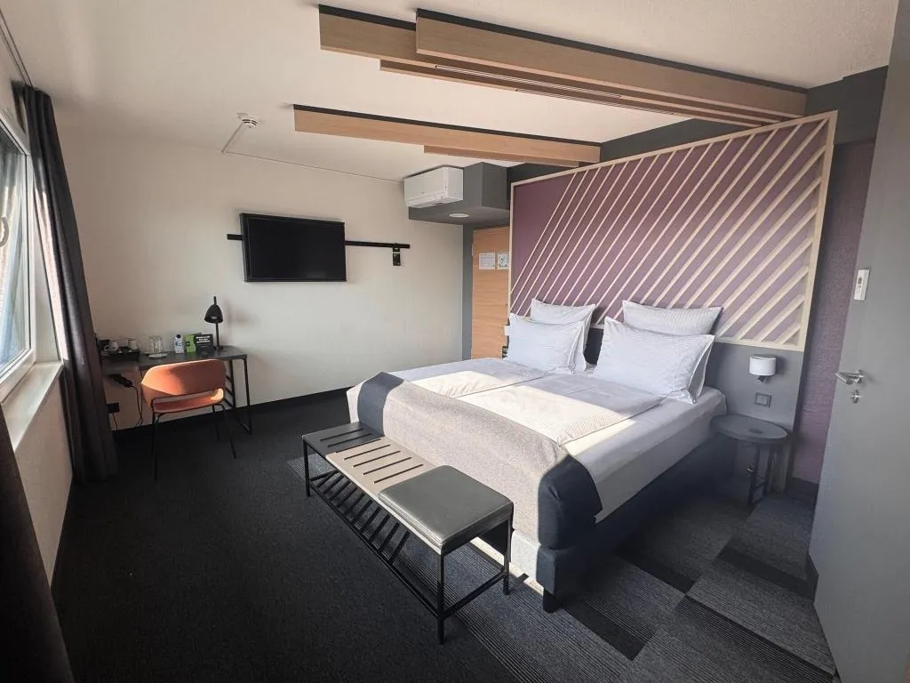 DOUBLE PREMIUM Room, B&B HOTEL Berlin City West, Berlin