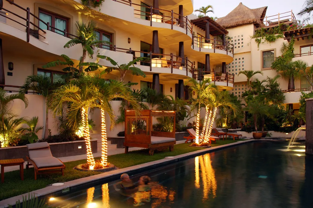 Pool, El Taj Ocean Front and Beachside Condo Hotel, Playa Del Carmen